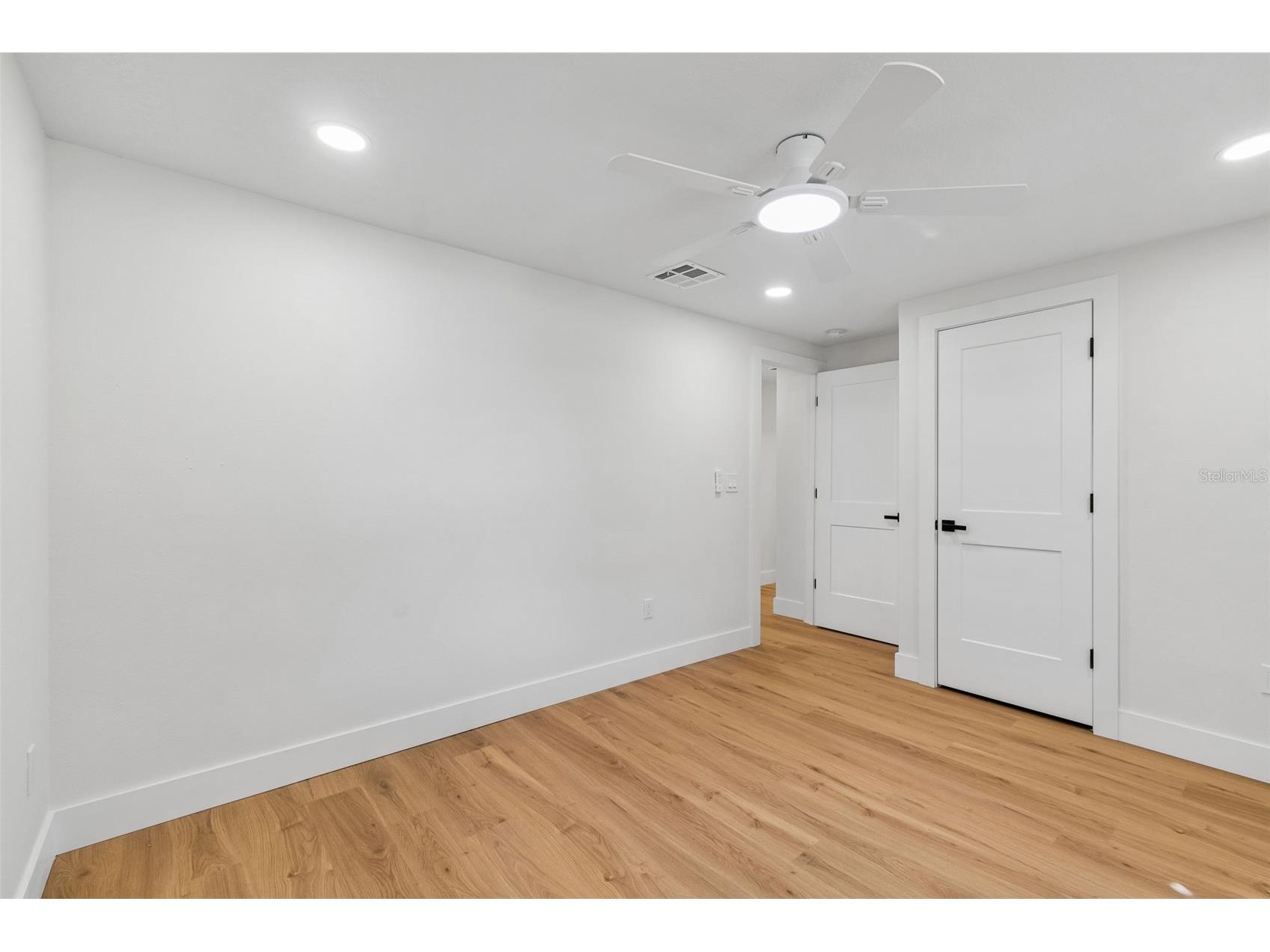 3725 Ambermist Drive Tampa FL 33619 TB8515572 image20