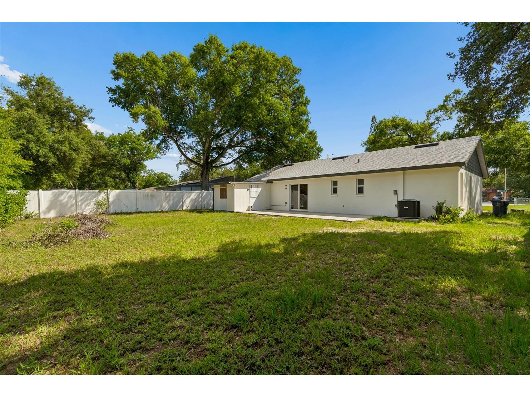 3725 Ambermist Drive Tampa FL 33619 TB8515572 image38