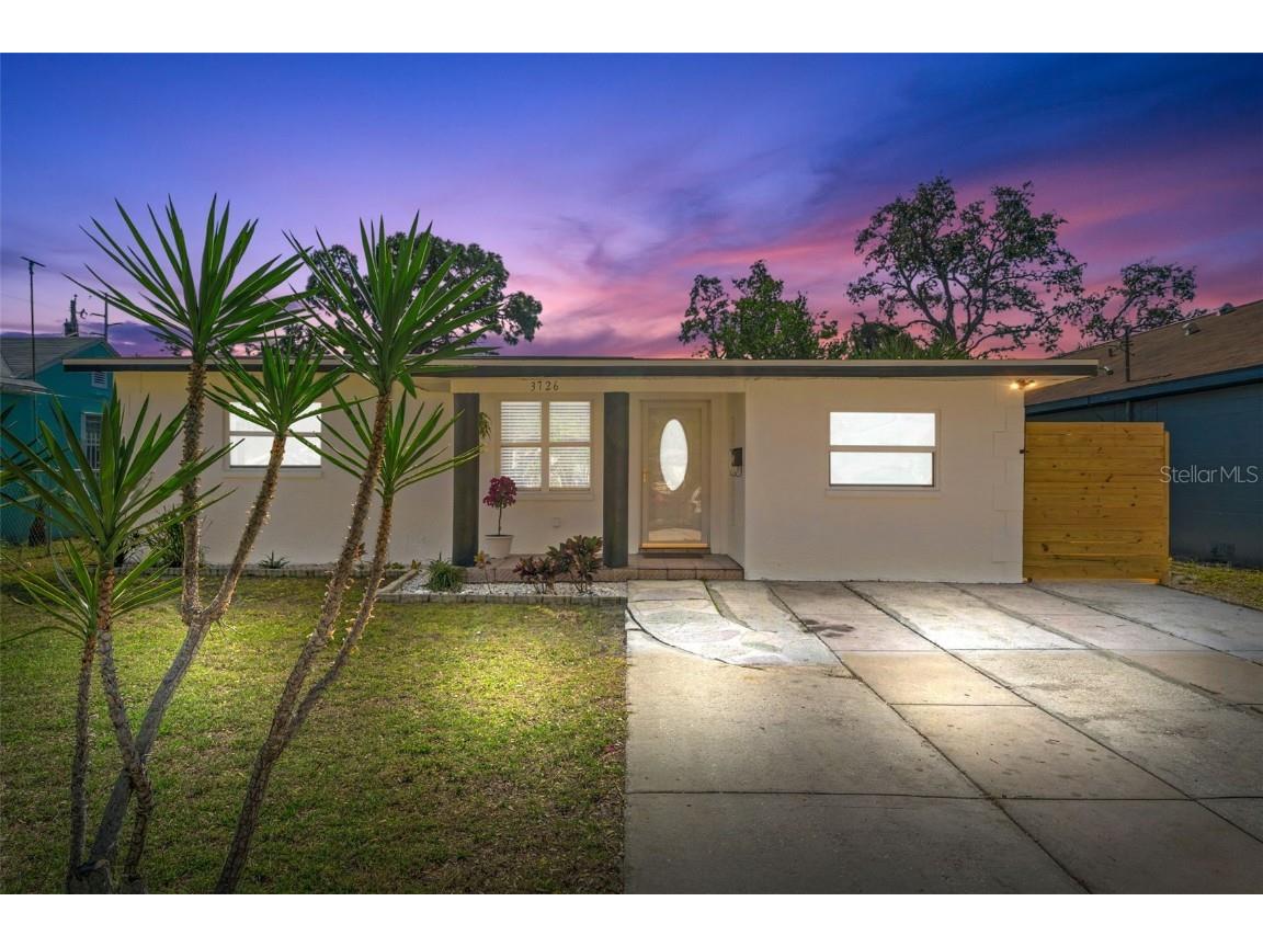 3726 Abington Avenue S Saint Petersburg FL 33711 TB8343051 image1