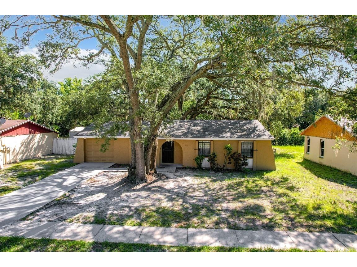 3727 Ambermist Drive Tampa FL 33619 T3461229 image1