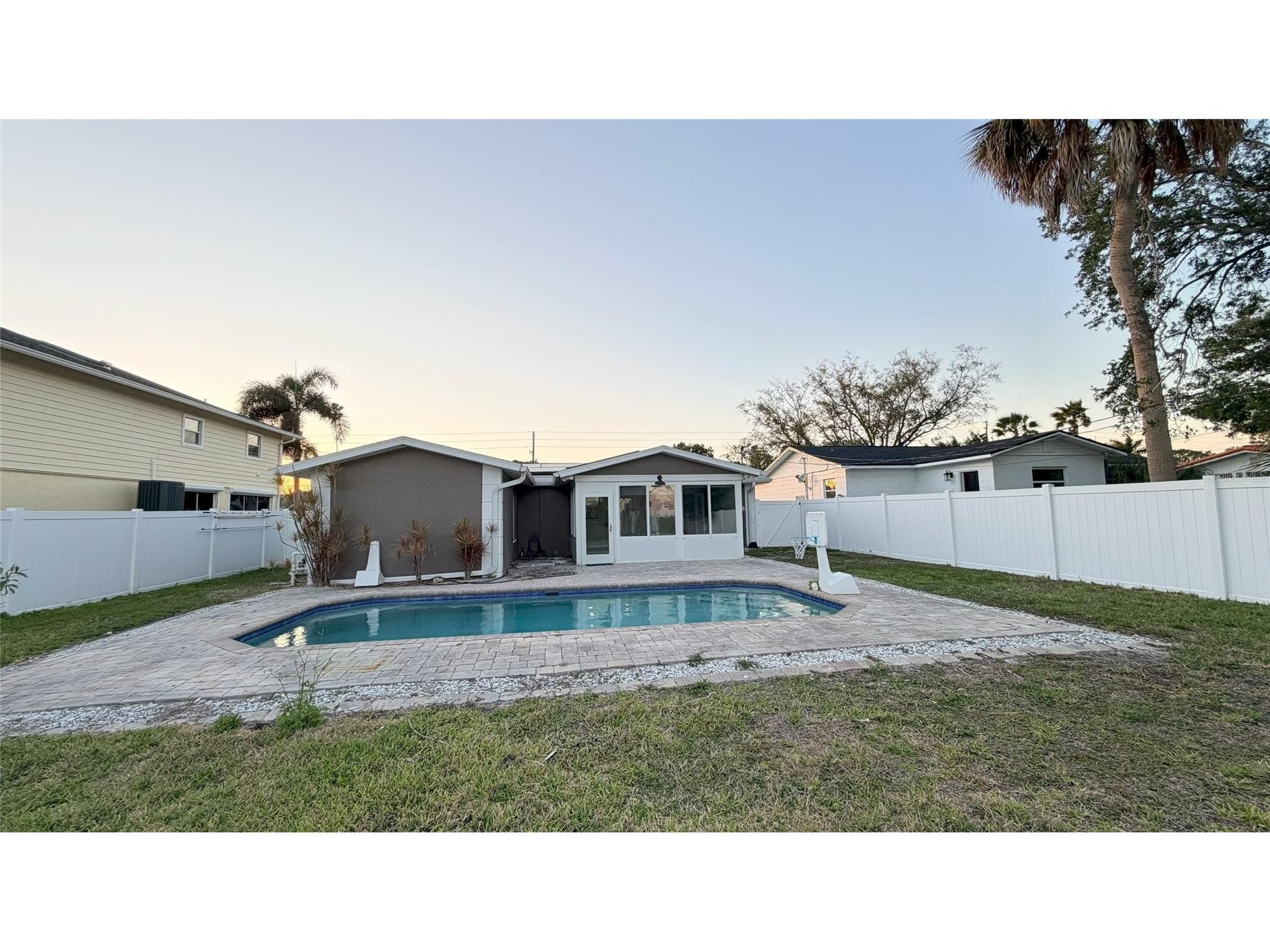 3727 Overlook Drive NE Saint Petersburg FL 33703 O6401952 image10