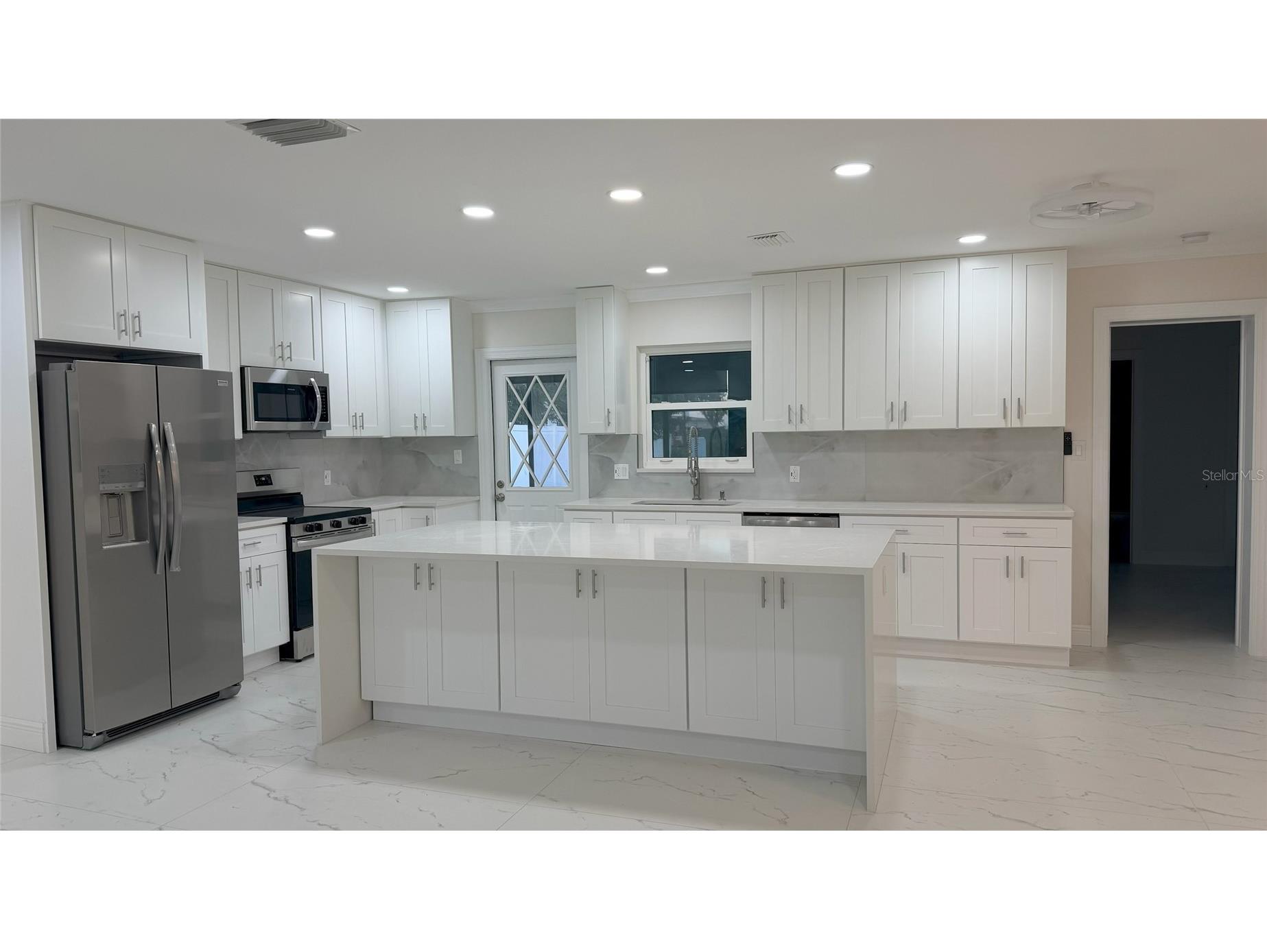 3727 Overlook Drive NE Saint Petersburg FL 33703 O6401952 image3