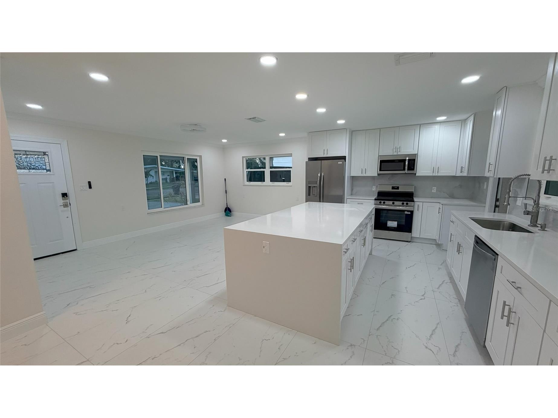 3727 Overlook Drive NE Saint Petersburg FL 33703 O6401952 image6
