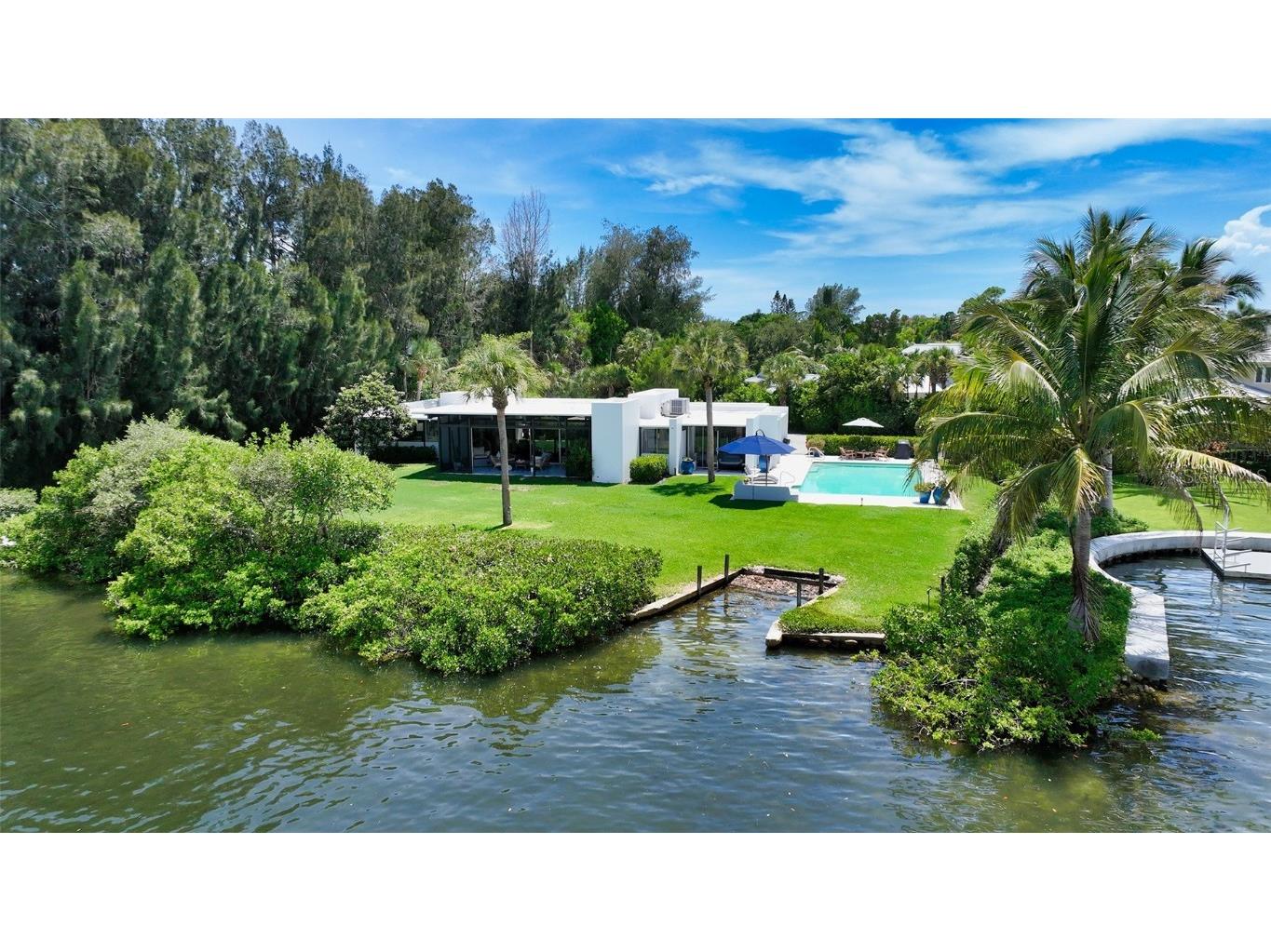 3727 Sandspur Lane Nokomis FL 34275 - INTERCOASTAL WATERWAY A4569109 image1