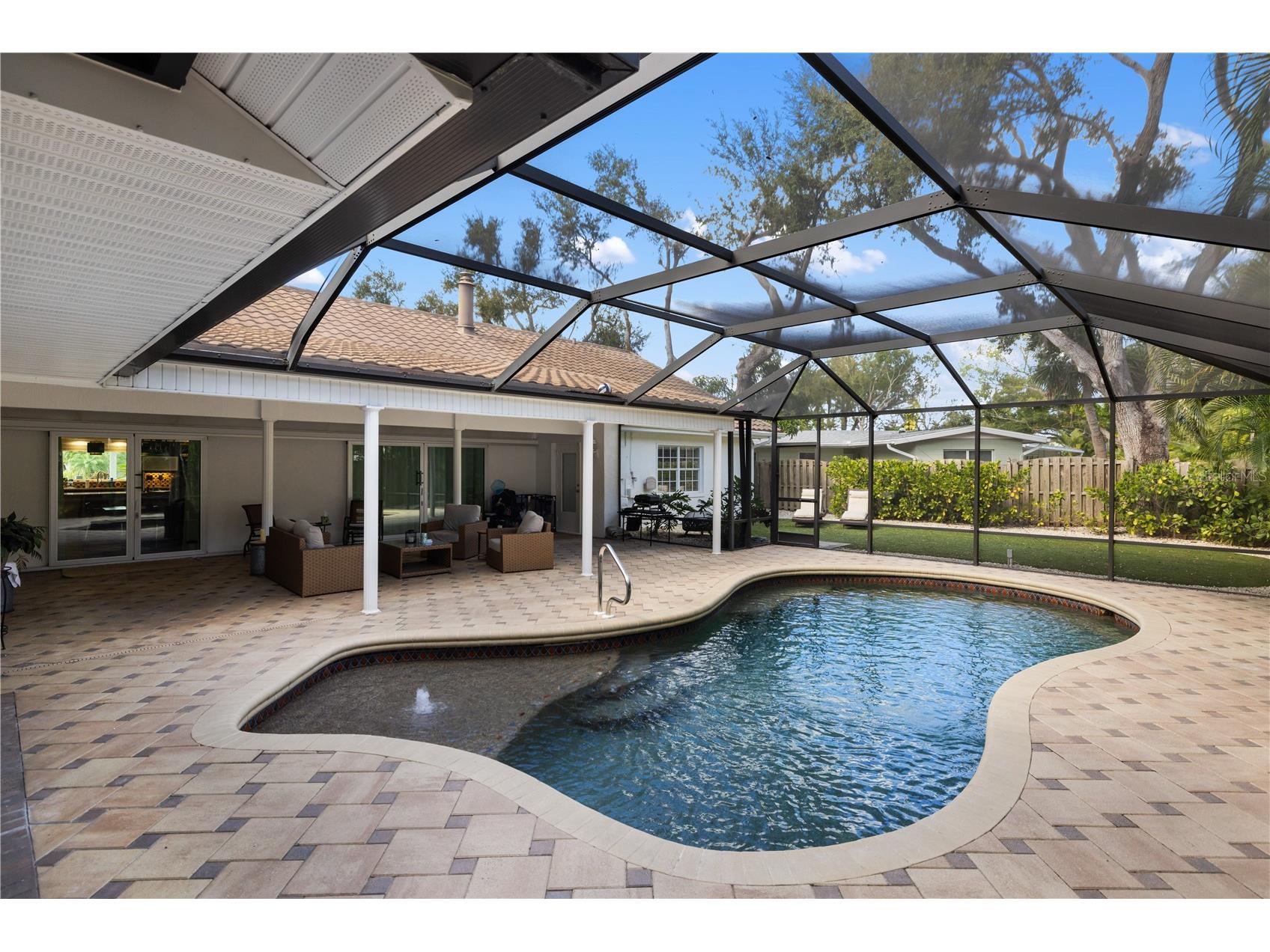 3727 Tangier Terrace Sarasota FL 34239 A4693739 image11