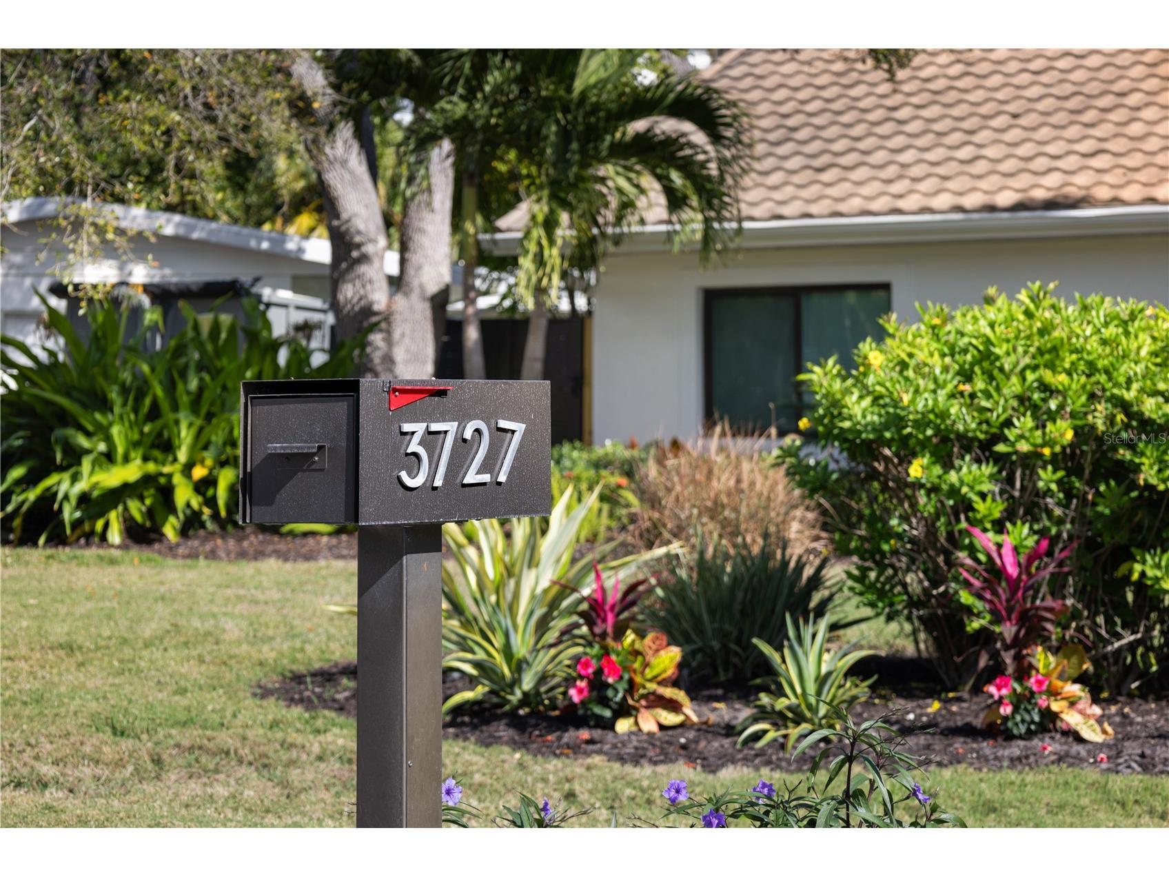3727 Tangier Terrace Sarasota FL 34239 A4693739 image14