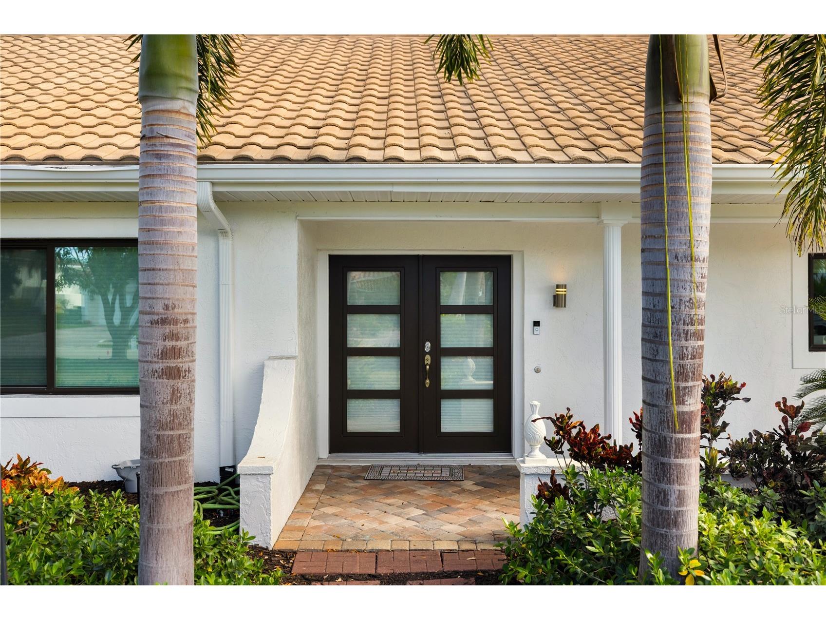 3727 Tangier Terrace Sarasota FL 34239 A4693739 image2