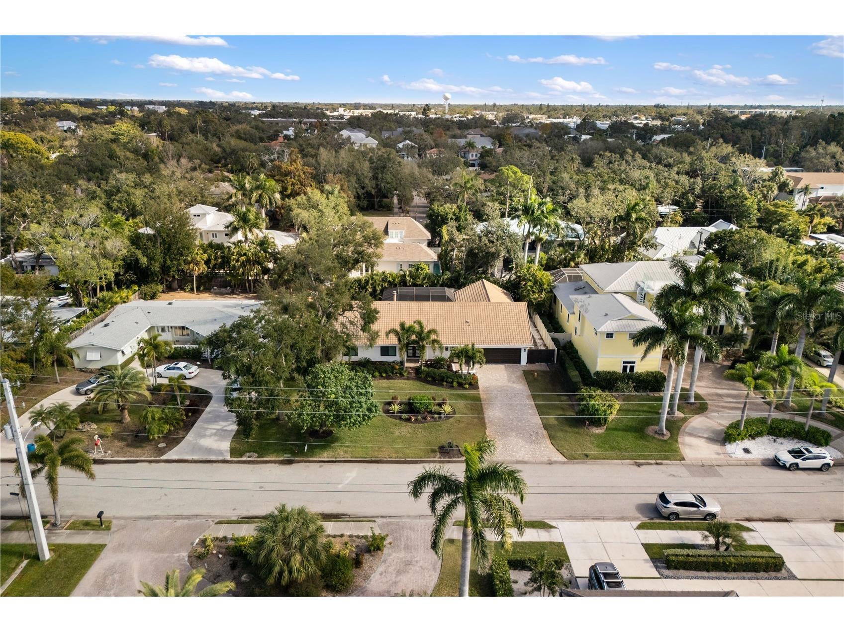 3727 Tangier Terrace Sarasota FL 34239 A4693739 image6