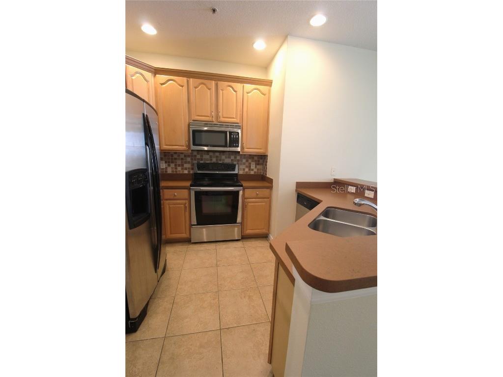 3729 Parkridge Circle #6-204 Sarasota FL 34243 A4667796 image3