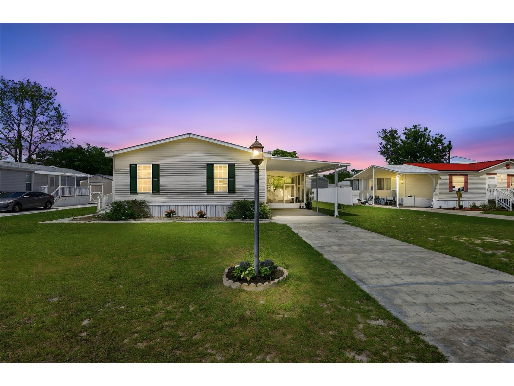 373 Dolores Boulevard Deland FL 32724 V4948467 image1