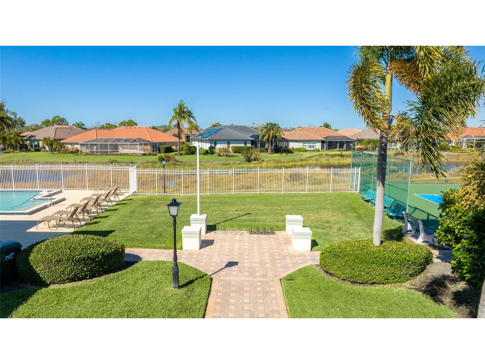 373 Roseling Circle Venice FL 34293 A4681755 image48