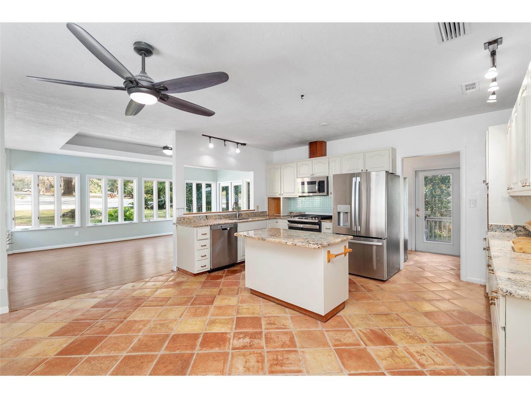 3730 NW 37th Terrace Gainesville FL 32606 GC535682 image7