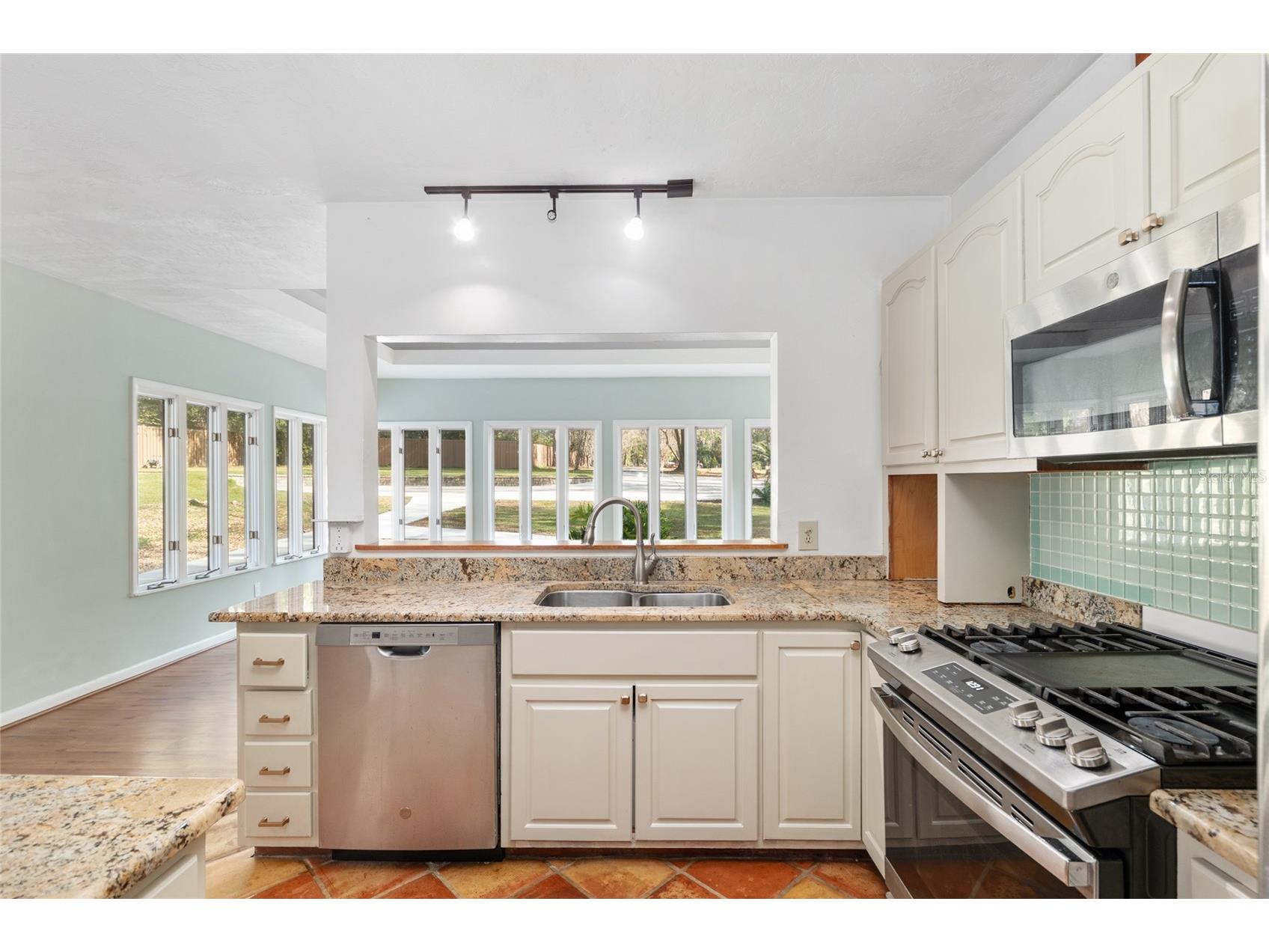 3730 NW 37th Terrace Gainesville FL 32606 GC535682 image8