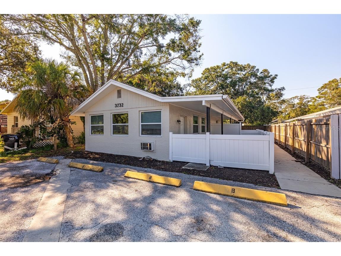 3732 58th Avenue N Saint Petersburg FL 33714 U8213292 image1