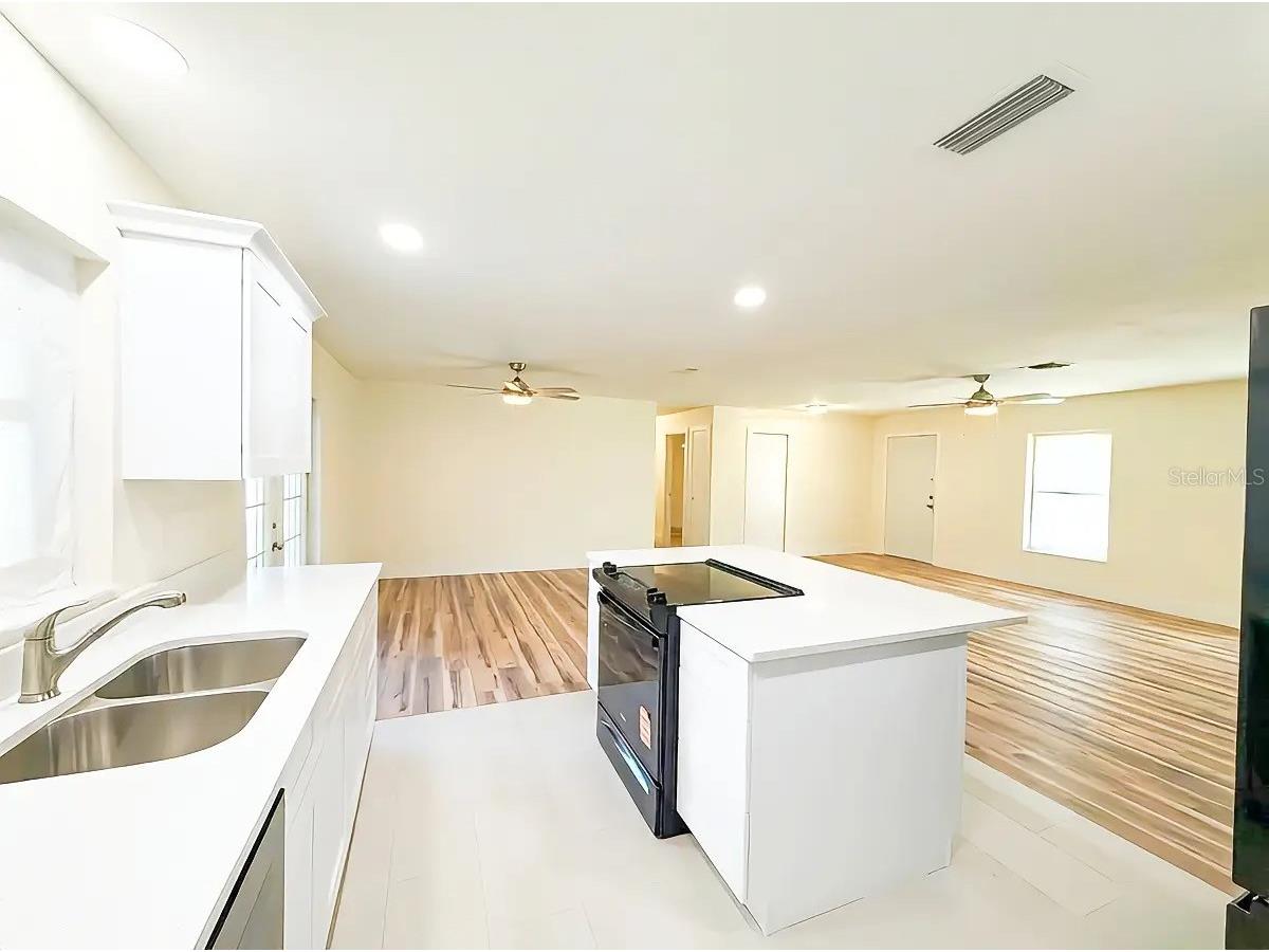 3732 NE 28th Court Ocala FL 34479 OM718561 image4