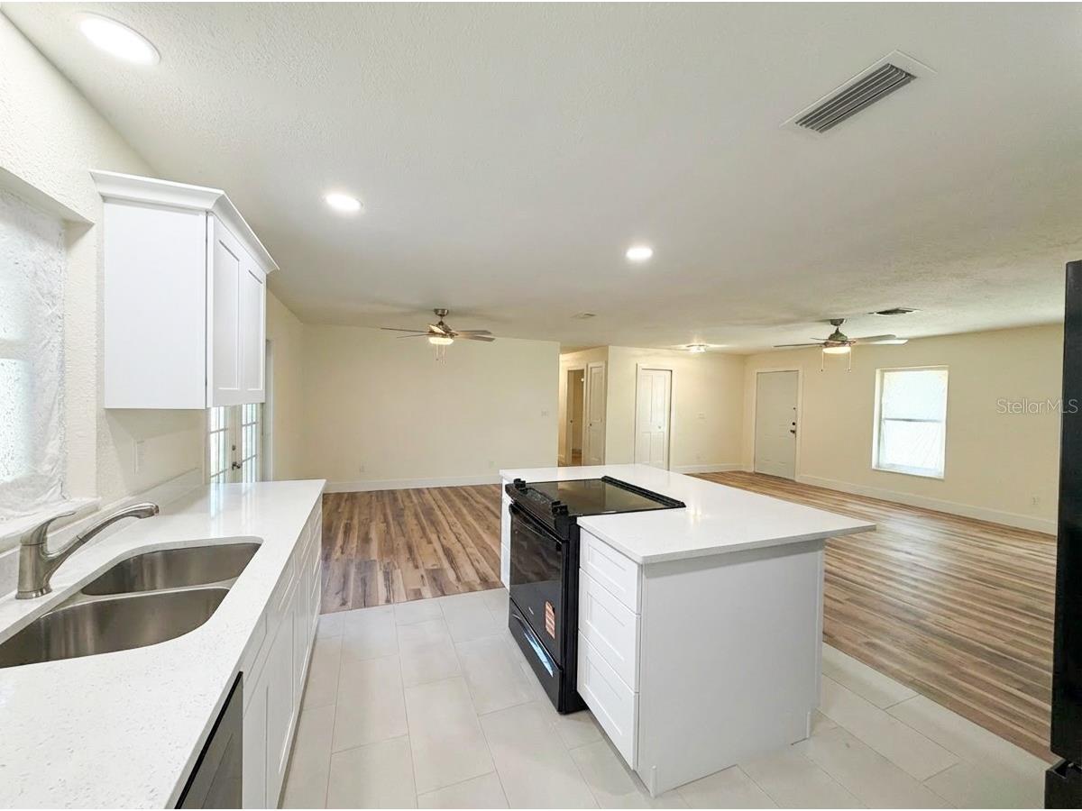 3732 NE 28th Court Ocala FL 34479 OM718561 image6