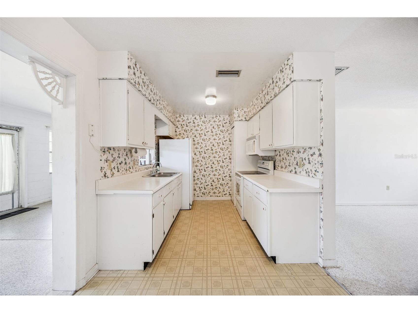 3733 Surrey Drive Orlando FL 32812 O6405806 image7