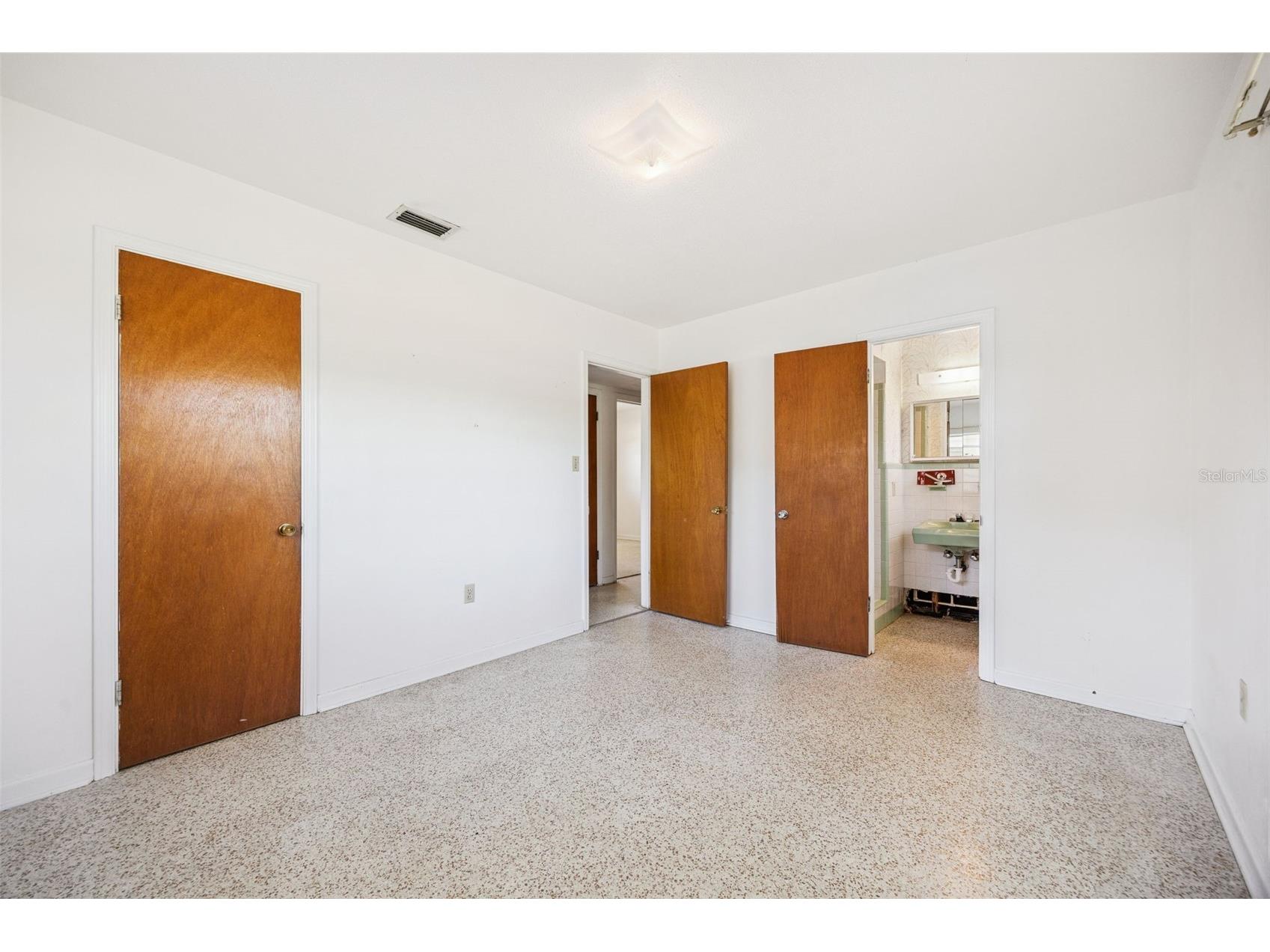 3733 Surrey Drive Orlando FL 32812 O6405806 image8
