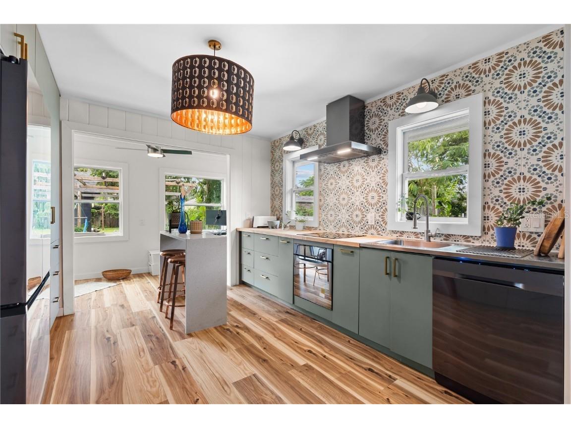 3734 57th Avenue N Saint Petersburg FL 33714 TB8434327 image4