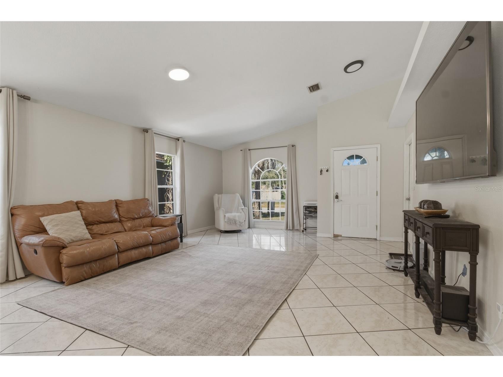 3734 Abington Avenue S Saint Petersburg FL 33711 TB8490049 image2