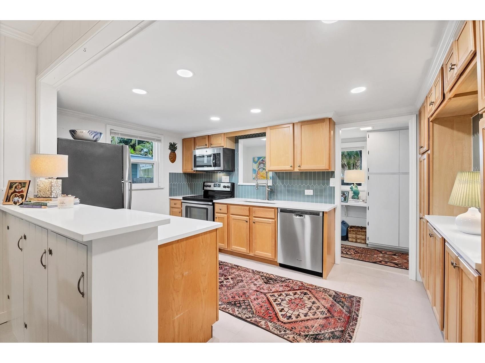 3734 Iroquois Avenue Sarasota FL 34234 A4679833 image8