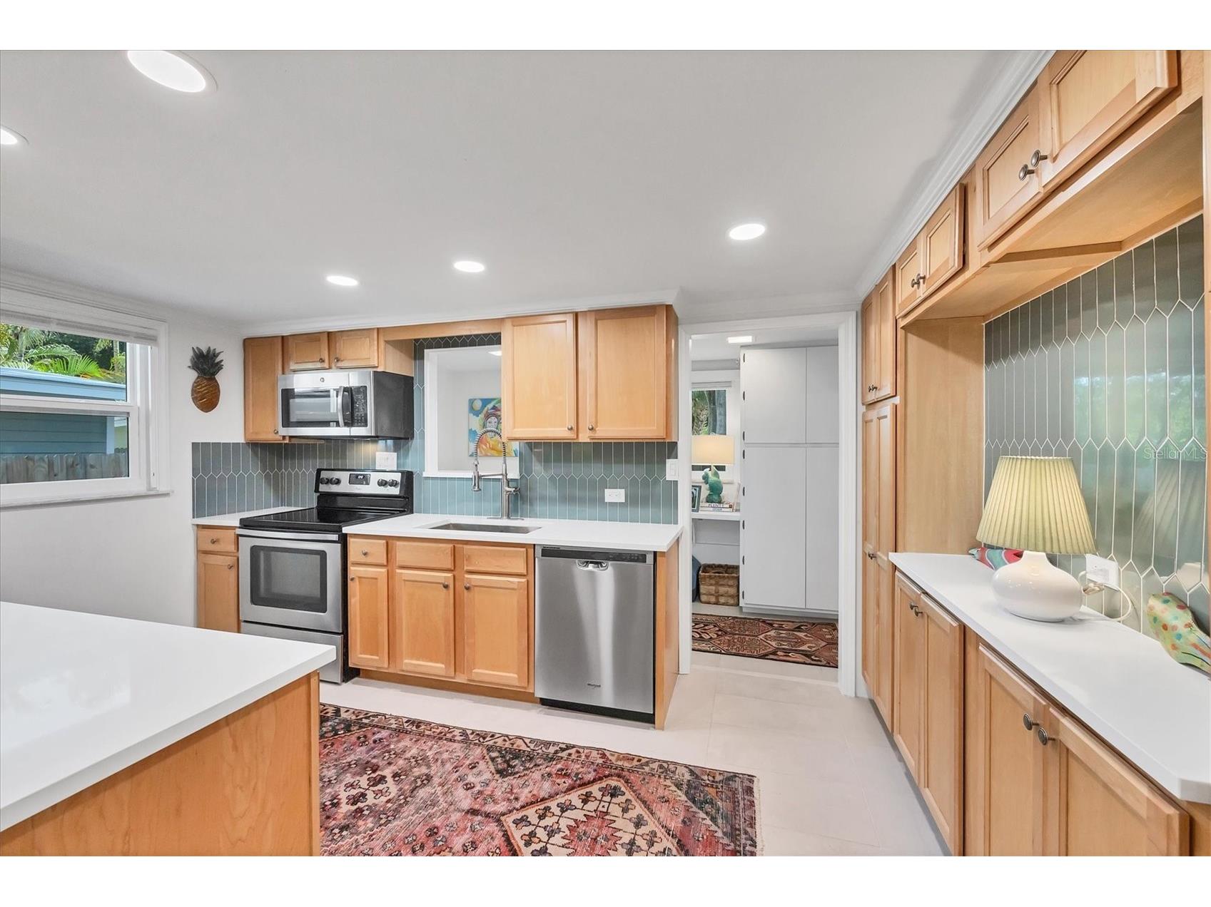 3734 Iroquois Avenue Sarasota FL 34234 A4679833 image9