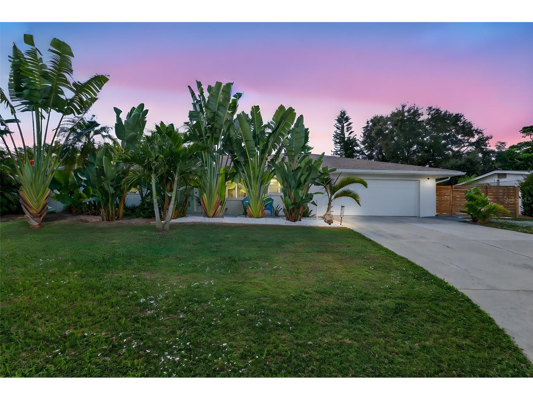 3735 Duncan Place Sarasota FL 34239 A4670795 image1