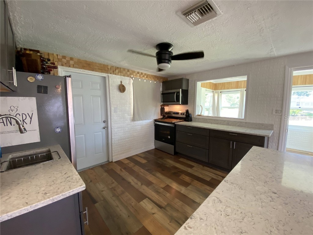 3735 Rilma Avenue Sarasota FL 34234 A4665076 image3