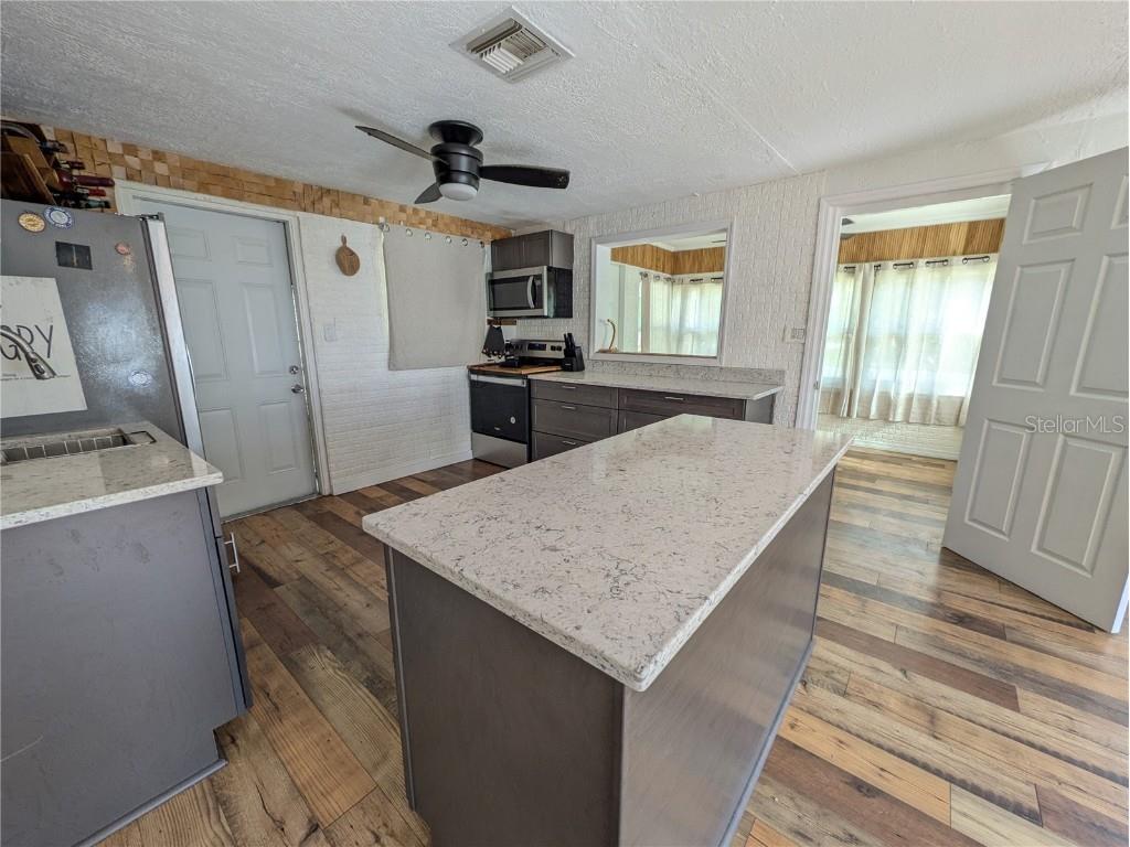 3735 Rilma Avenue Sarasota FL 34234 A4665076 image4