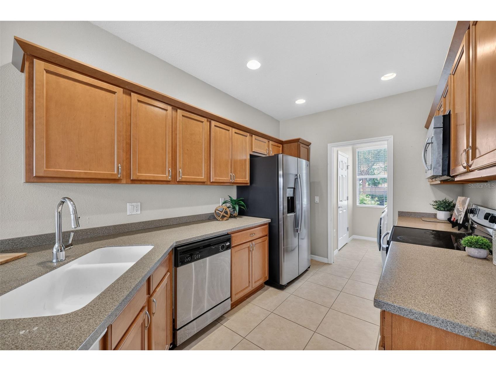 3736 82nd Avenue Circle E #105 Sarasota FL 34243 A4688742 image9