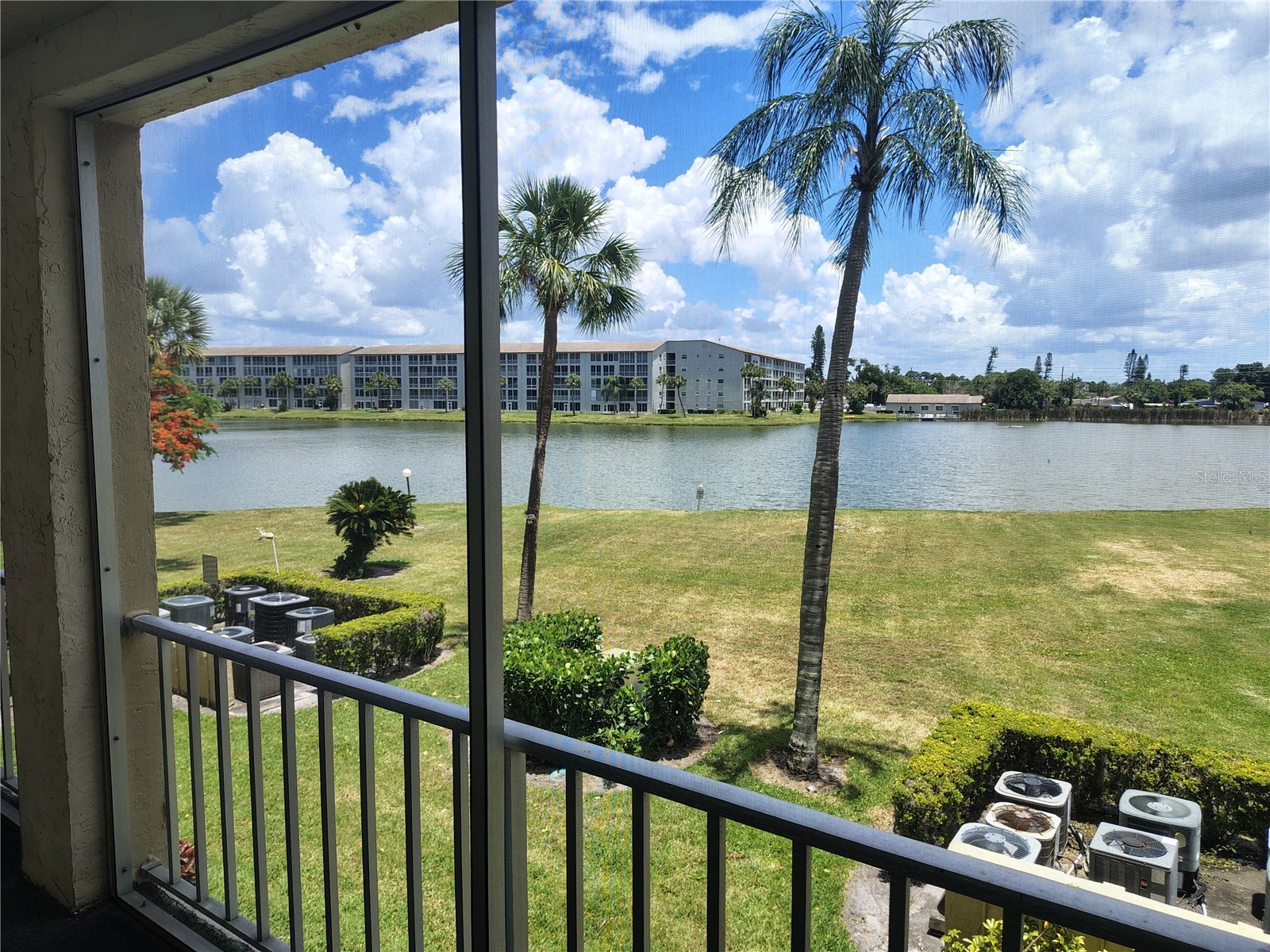 3737 Lake Bayshore Drive #213 Bradenton FL 34205 A4694921 image1