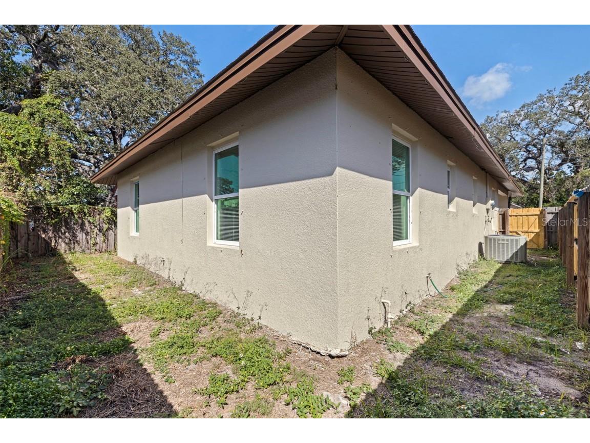 3738 18th Terrace S Saint Petersburg FL 33711 TB8452511 image30