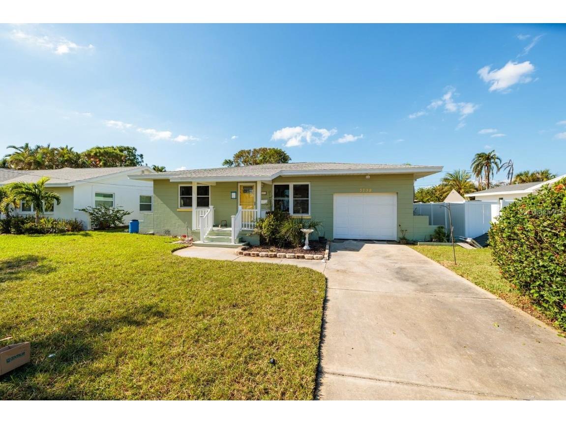 3738 Bayshore Boulevard NE Saint Petersburg FL 33703 TB8325811 image1