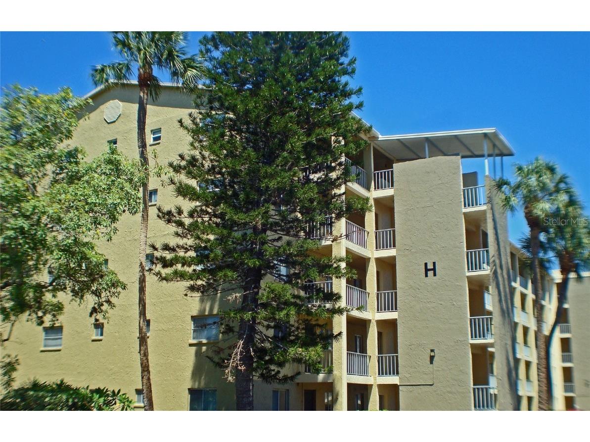 3739 Lake Bayshore Drive #H-214 Bradenton FL 34205 A4677303 image2