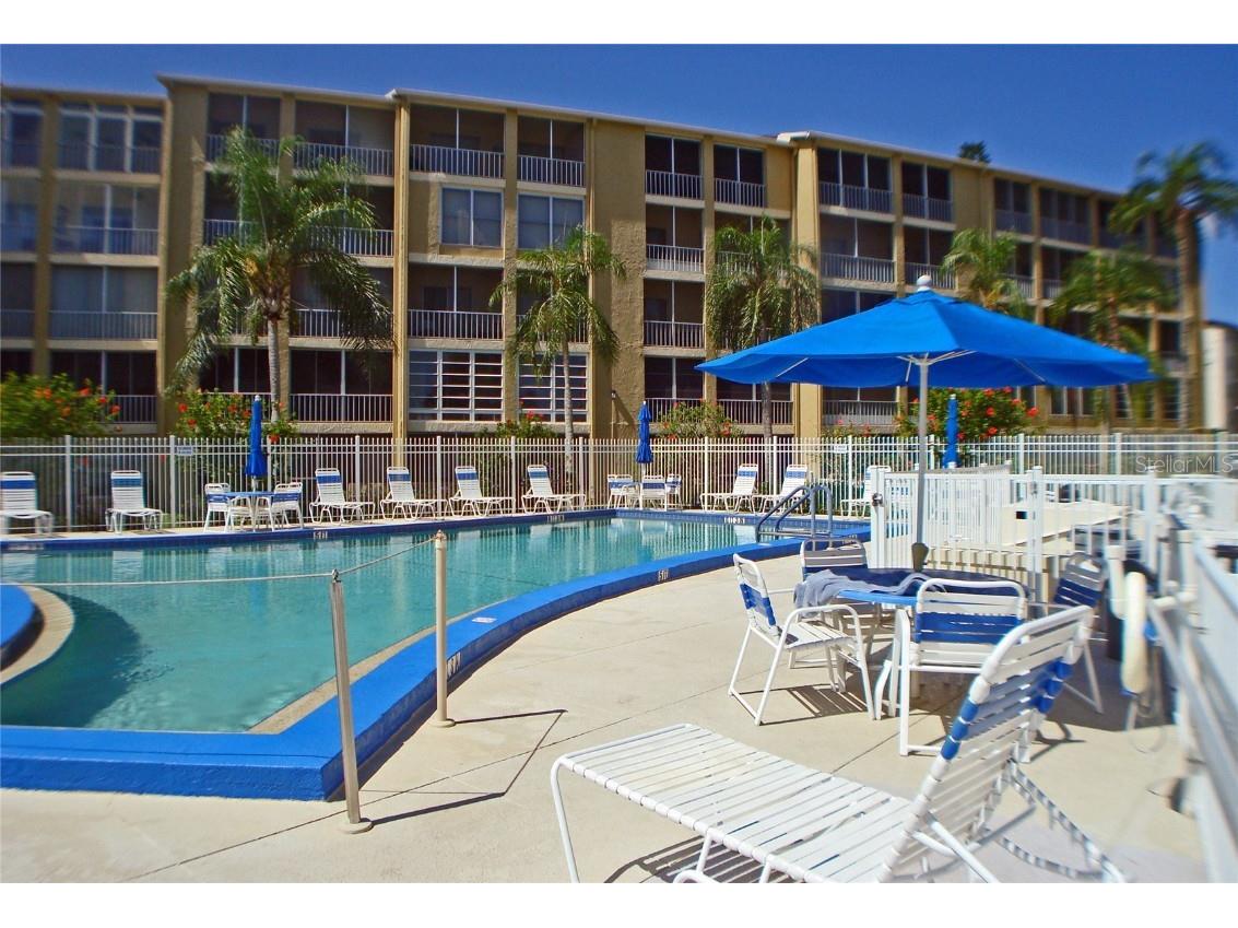 3739 Lake Bayshore Drive #H-214 Bradenton FL 34205 A4677303 image28