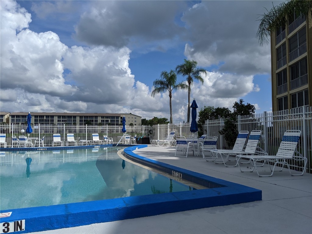 3739 Lake Bayshore Drive #H-214 Bradenton FL 34205 A4677303 image29