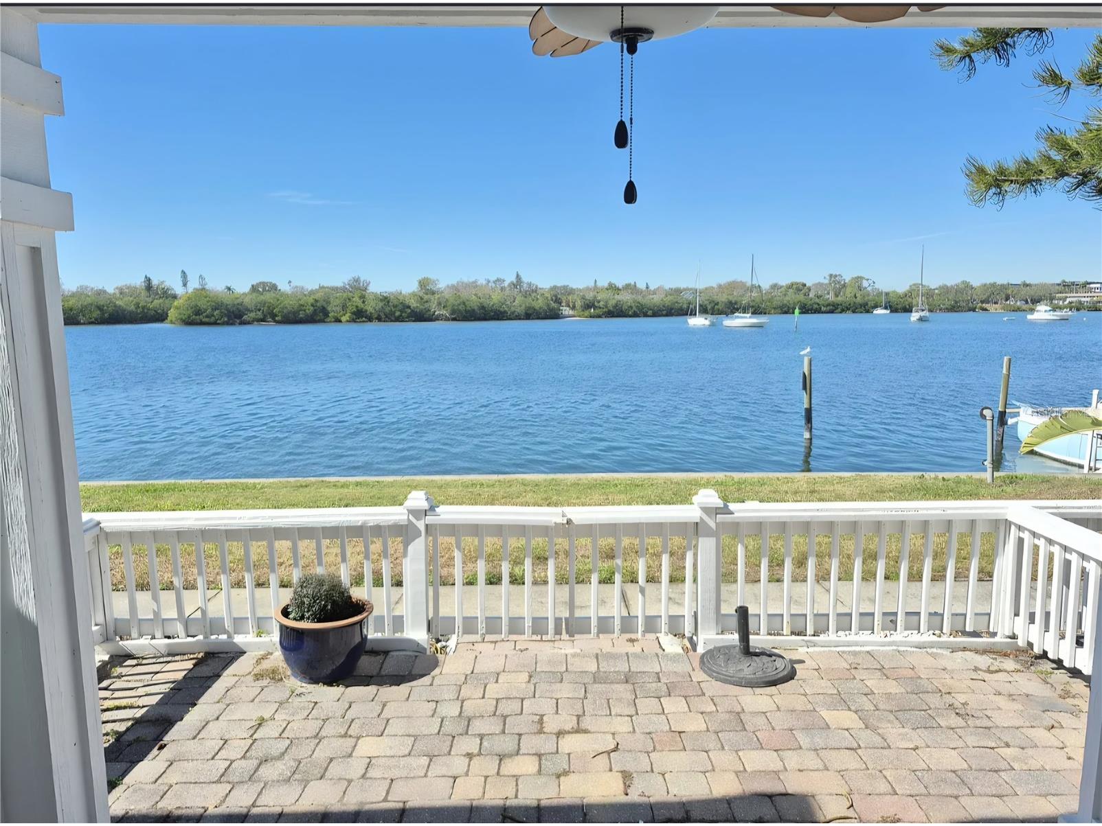 3739 Pompano Drive SE Saint Petersburg FL 33705 - BIG BAYOU TB8473216 image1