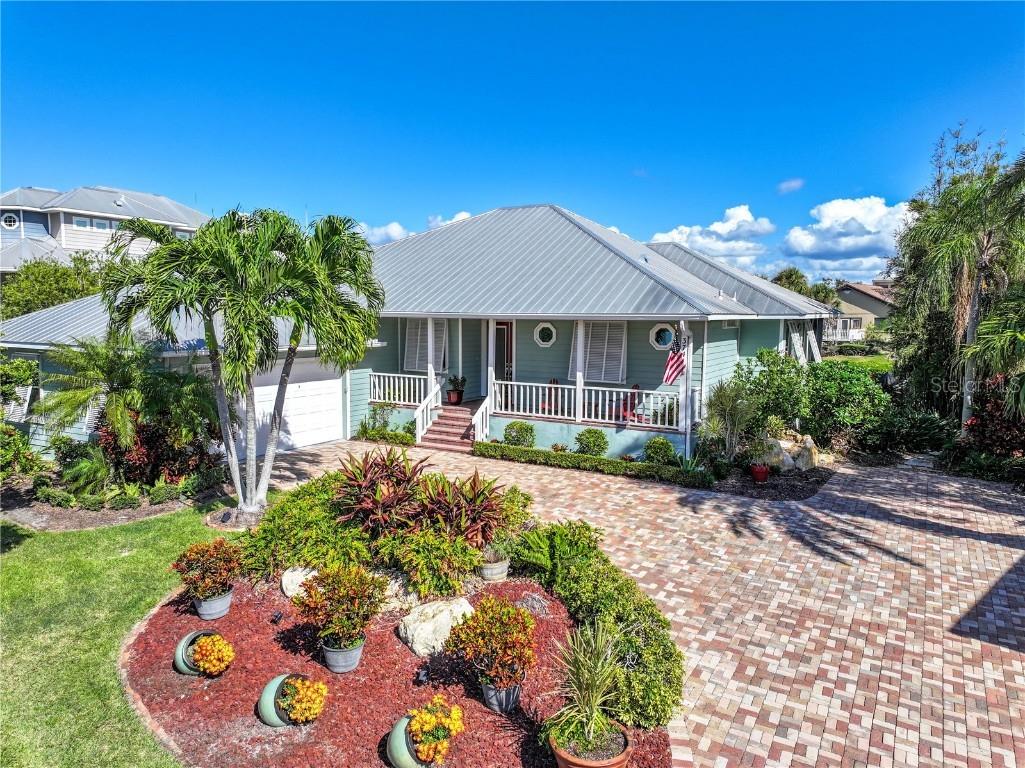 374 Dolphin Shores Circle Nokomis FL 34275 - THE INLETS MAIN CANAL A4588765 image1