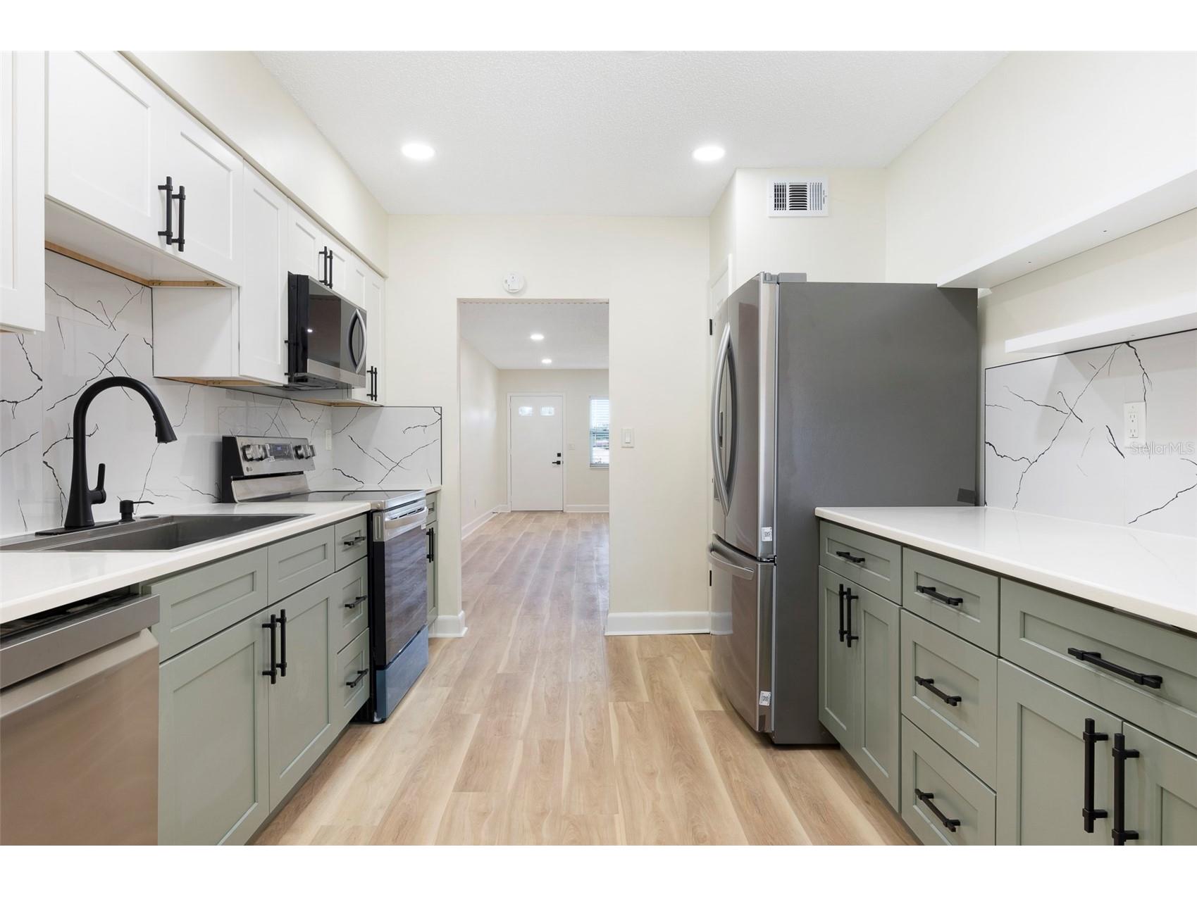3740 58th Street N #106 Saint Petersburg FL 33710 TB8509831 image9