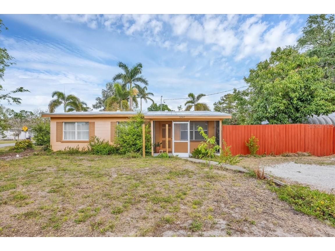 3741 Davis Boulevard Sarasota FL 34232 A4647896 image1