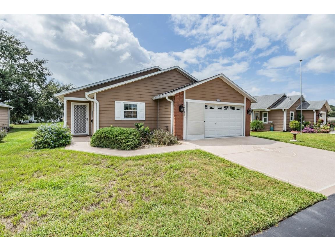 37414 Castleberry Drive Zephyrhills FL 33542 T3472233 image1