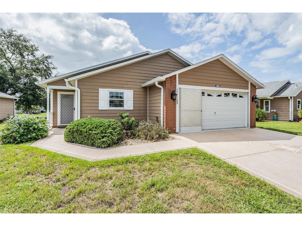 37414 Castleberry Drive Zephyrhills FL 33542 T3510515 image1