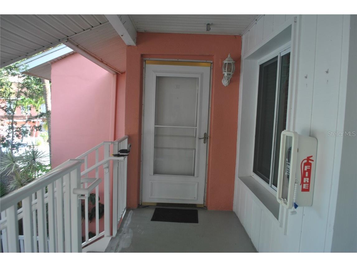 3742 41st Way S #E Saint Petersburg FL 33711 - BOCA CIEGA BAY U8206198 image1