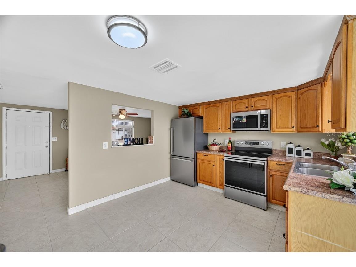 3742 Elmwood Drive Holiday FL 34691 W7880284 image10