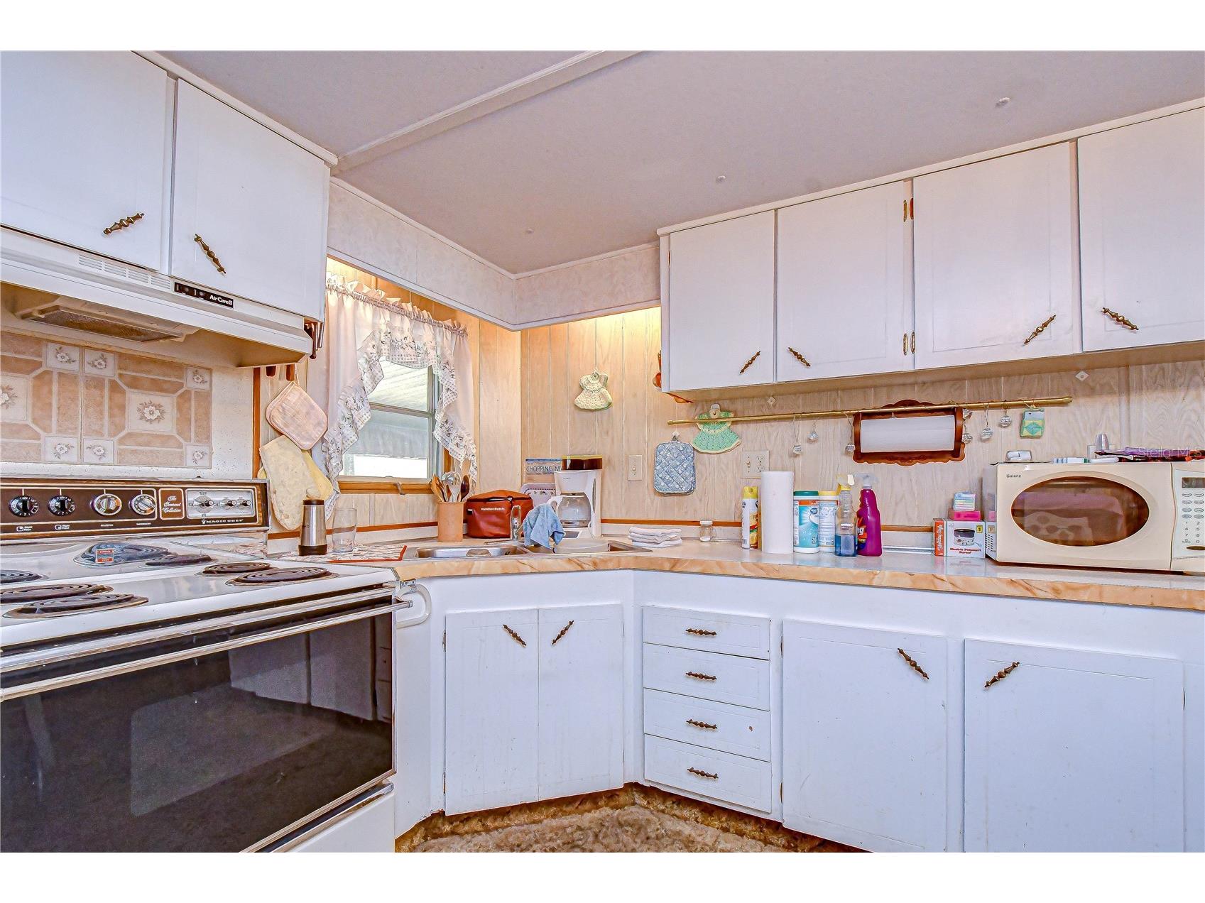 37427 Hammond Drive Zephyrhills FL 33541 TB8483897 image5