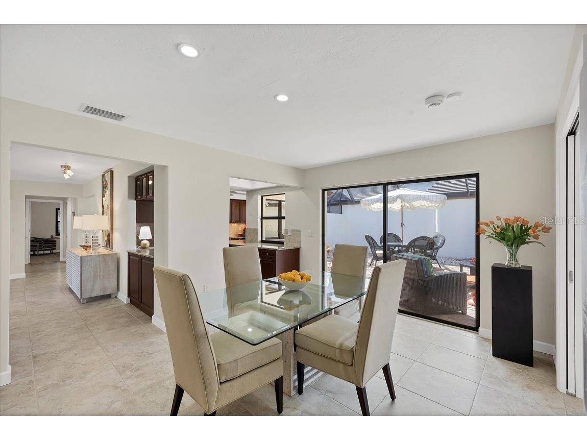 3743 Glen Oaks Manor Drive Sarasota FL 34232 A4672089 image21