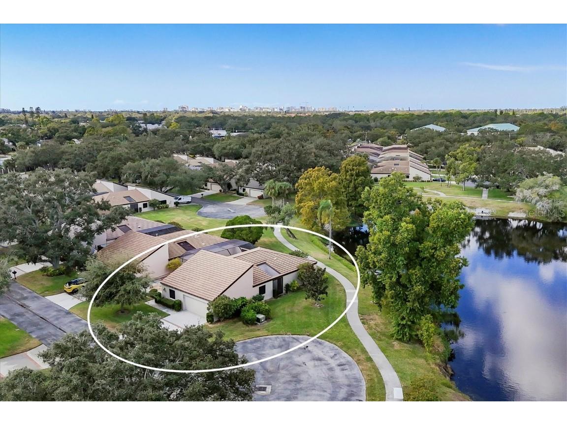3743 Glen Oaks Manor Drive Sarasota FL 34232 A4672089 image3