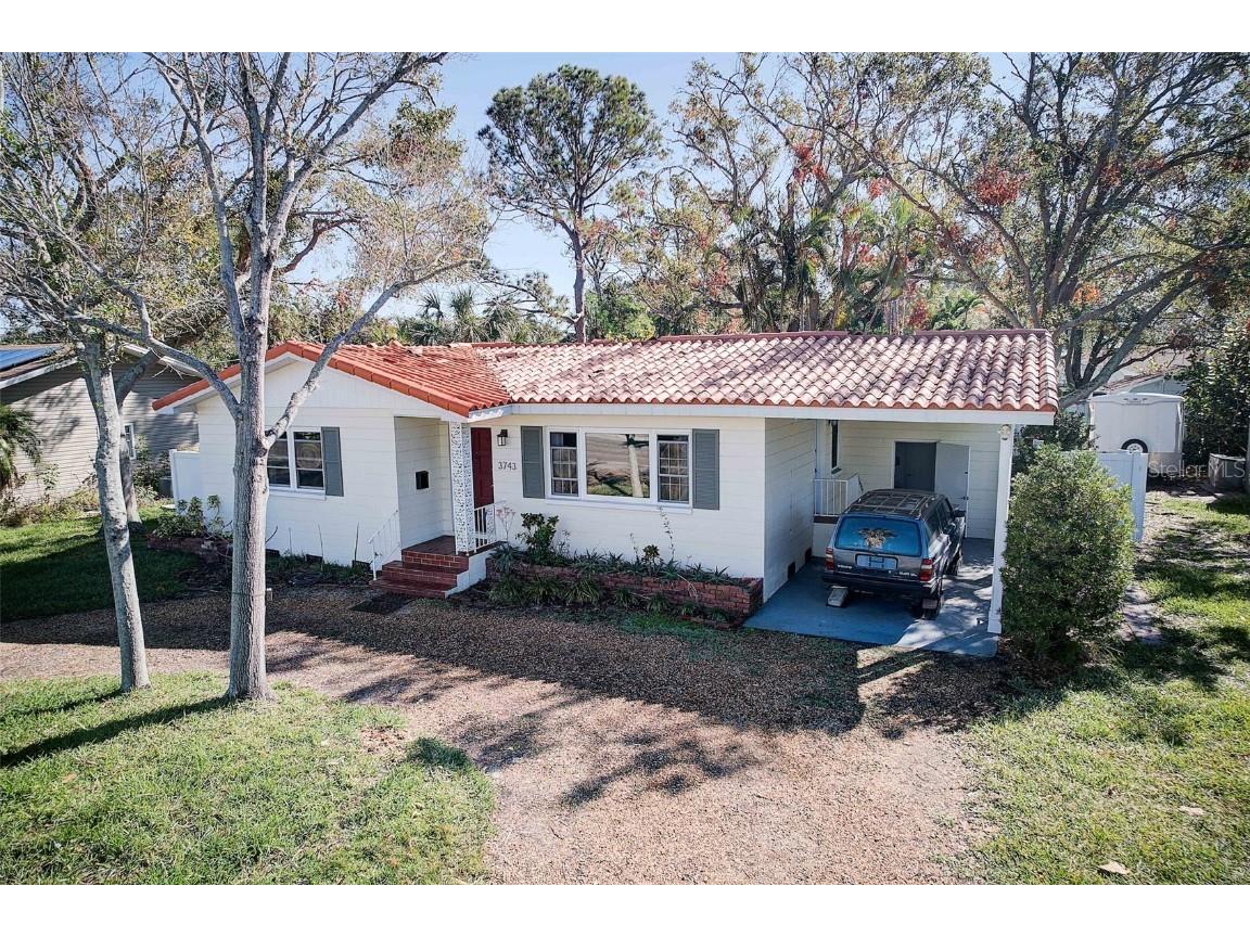 3743 Overlook Drive NE Saint Petersburg FL 33703 TB8325805 image1