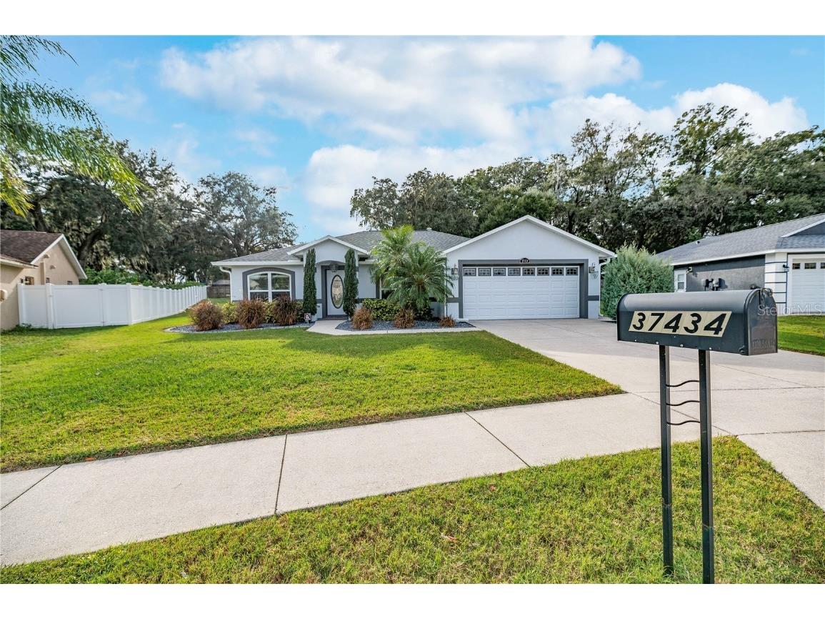 37434 Laurel Hammock Drive Zephyrhills FL 33541 V4933830 image1