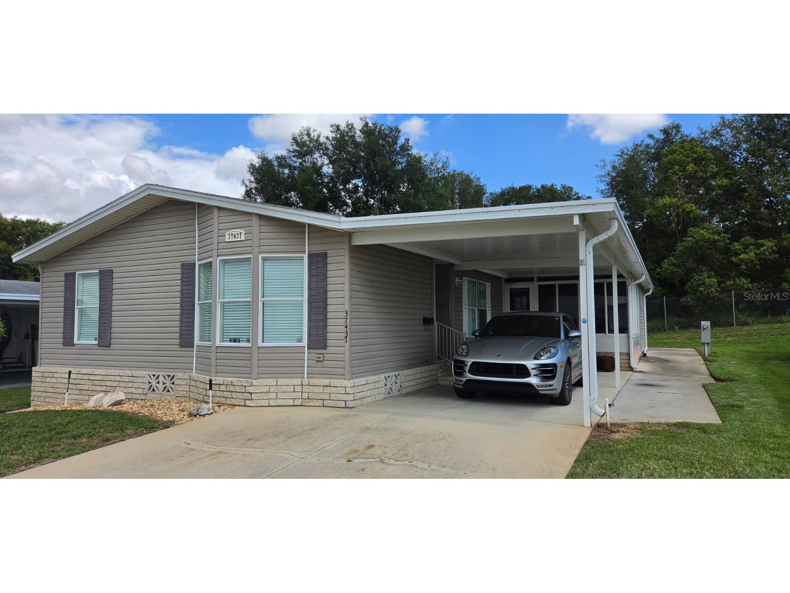 37437 Gill Avenue Zephyrhills FL 33541 TB8520048 image1